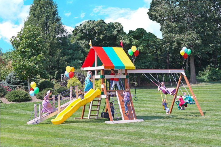 PlayMor Scenic Pointe Swing Set With Kids